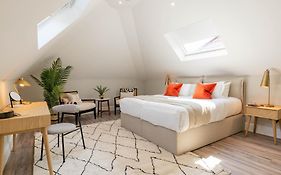 Wellington Place I Your Apartment
